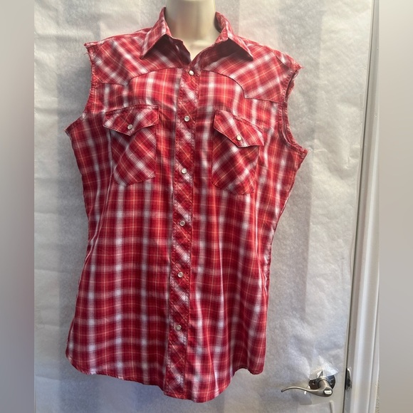 Wrangler Red and White sleeveless Button Down plaid western Shirt Sz-M. P7 - Picture 1 of 12